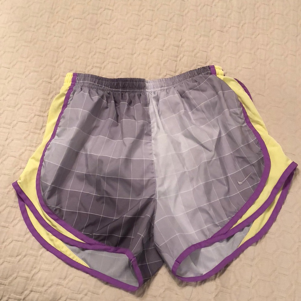 Nike women’s tempo shorts
